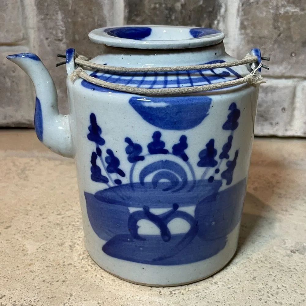Antique 1800s Chinese Canton Export Railroad Teapot 6.5 Inch Lid Blue Stoneware‎